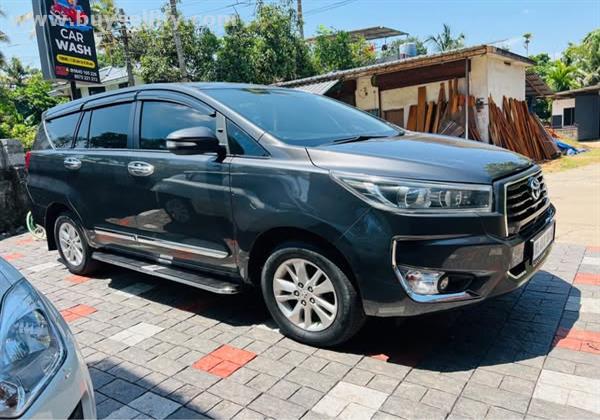 2017 Toyota Innova Crysta G4 Manual – Excellent Condition, Aluva Description: