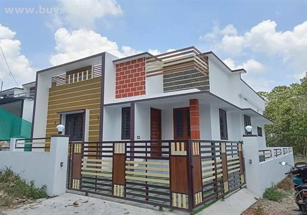 2BHK House for Sale – 4 Cent – Chengamanad, Athani-Manjli Route