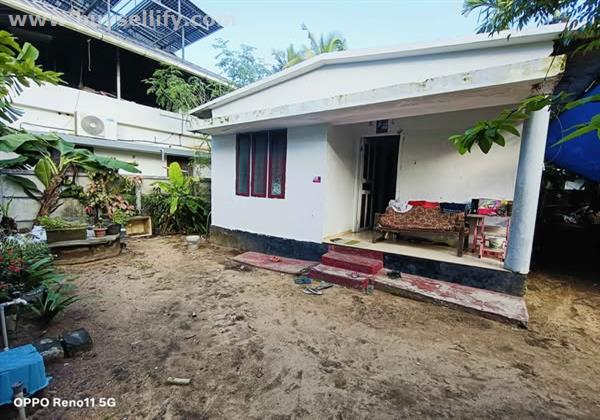 3.7 Cent Land with Old House for Sale – 200m from Varapuzha Bus Route