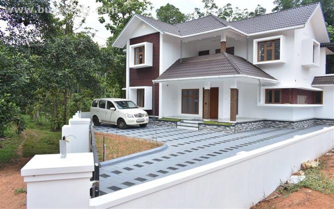 4 BHK Furnished House for Sale in Kalloorkad Vazhakulam – 18 Cent