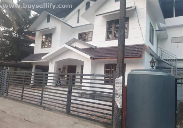 5 BHK House for Sale in Kattode, Thiruvalla – 8 Cents, 3000 Sqft