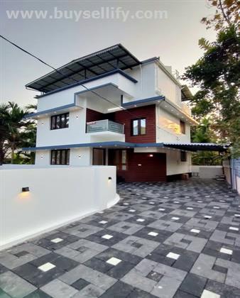 Premium 4 BHK House for Sale in Puthiyakavu, Thrippunithura